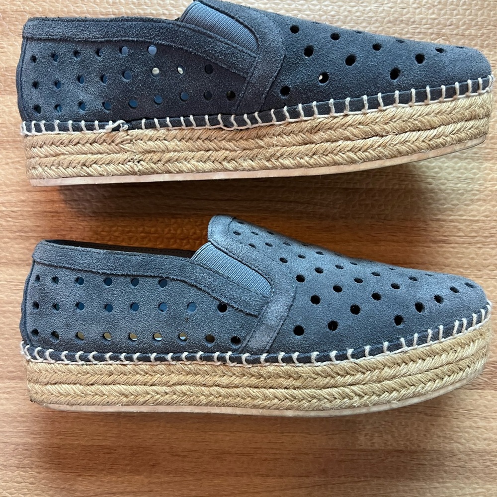 Steve Madden platform suede espadrilles size 6M fits like 6.5. Worn twice.